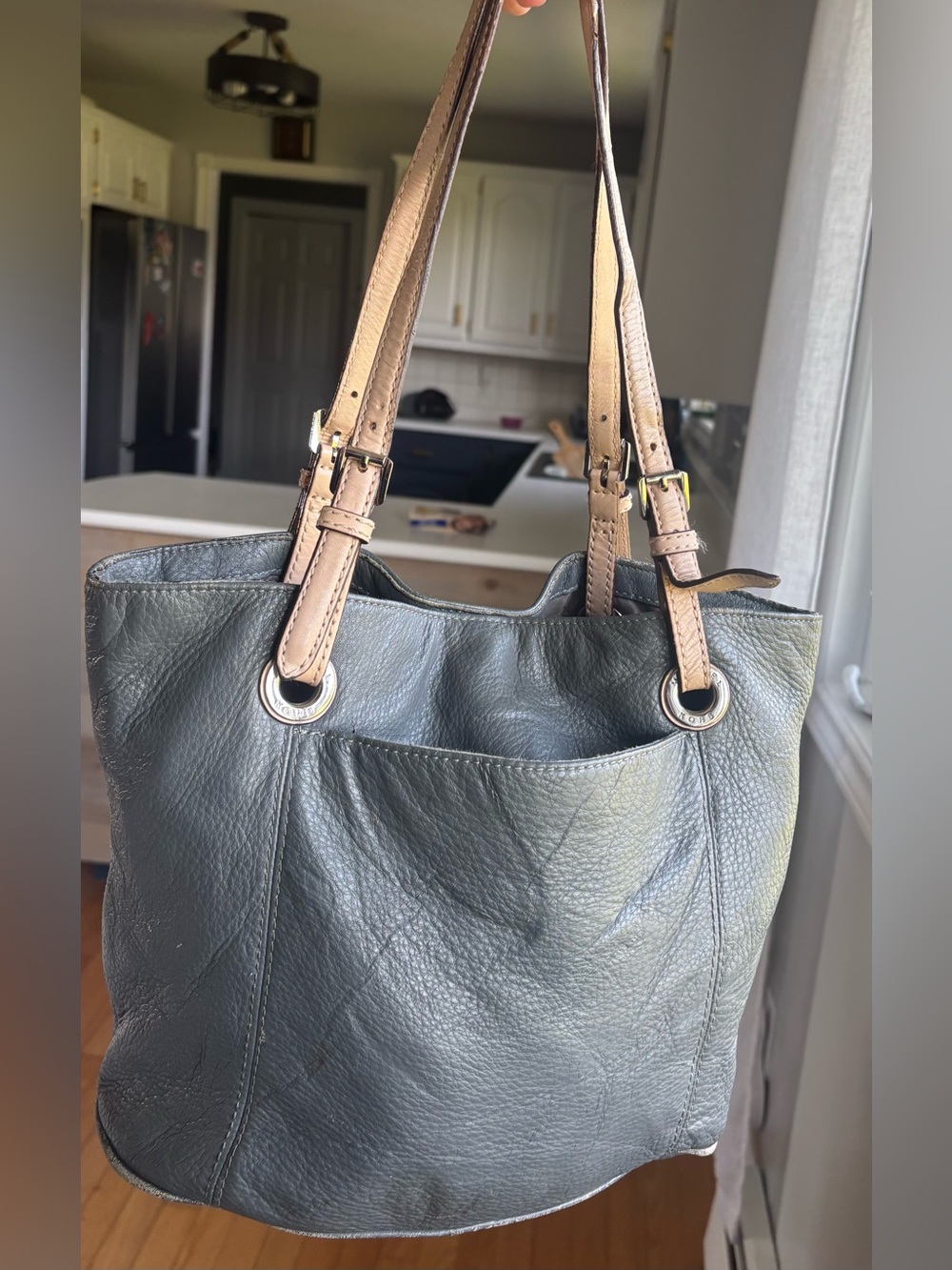 Michael Kors leather bag. Grey/taupe